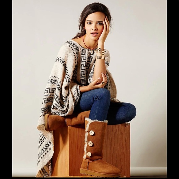 UGG Australia Bailey Suede Button Triplet II Water-Repellent Boots Size 7 - Picture 2 of 13